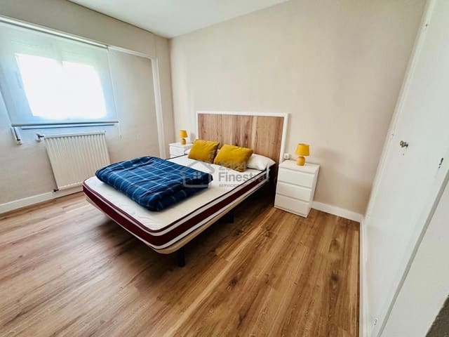 2 Zimmer Wohnung zu vermieten in Benidorm mit Garage - 1.200 € (Ref: 9772458)