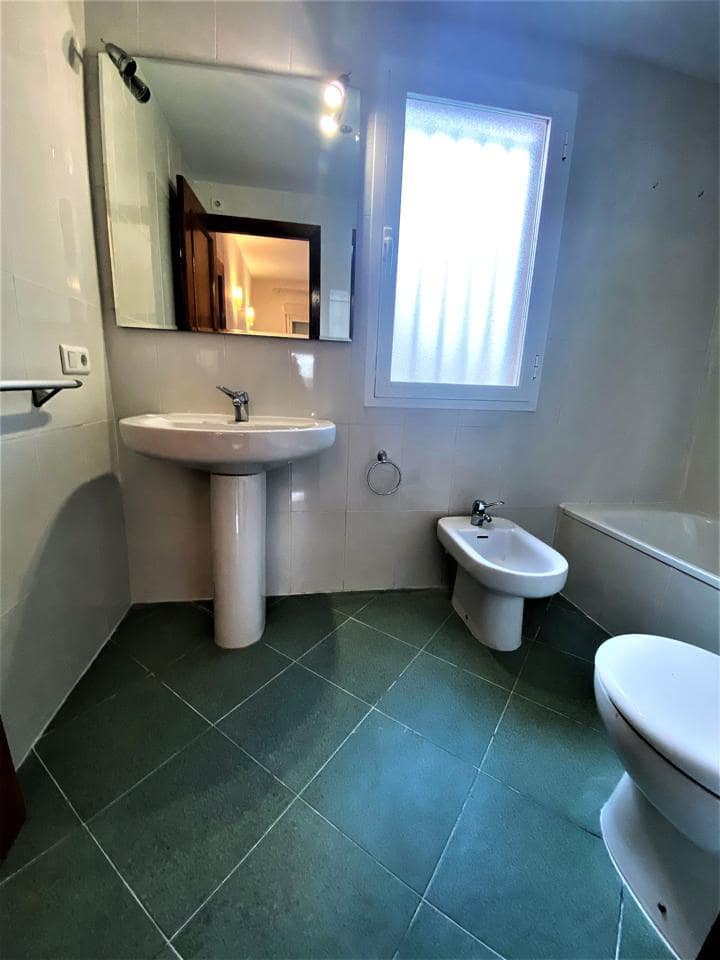 3 sypialnia Mieszkanie do wynajęcia w Benidorm z basenem garażem - 1 375 € (Ref: 9830299)