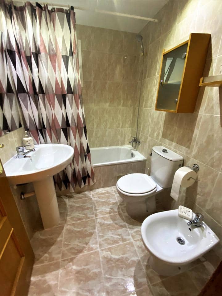3 sypialnia Mieszkanie do wynajęcia w Benidorm z basenem garażem - 1 375 € (Ref: 9830299)