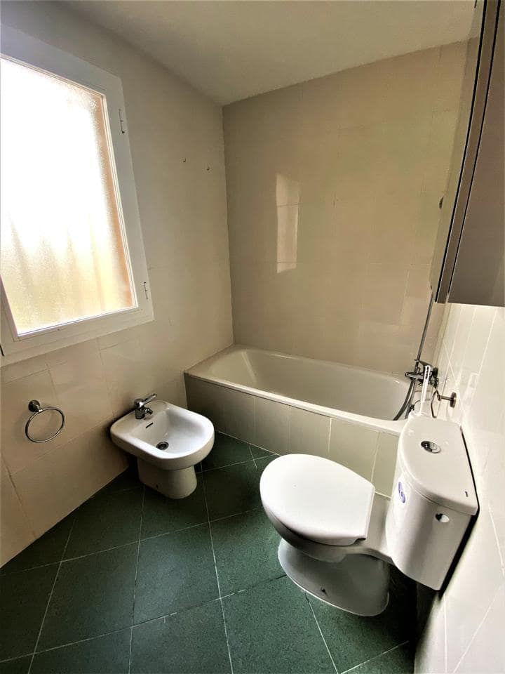 3 sypialnia Mieszkanie do wynajęcia w Benidorm z basenem garażem - 1 375 € (Ref: 9830299)