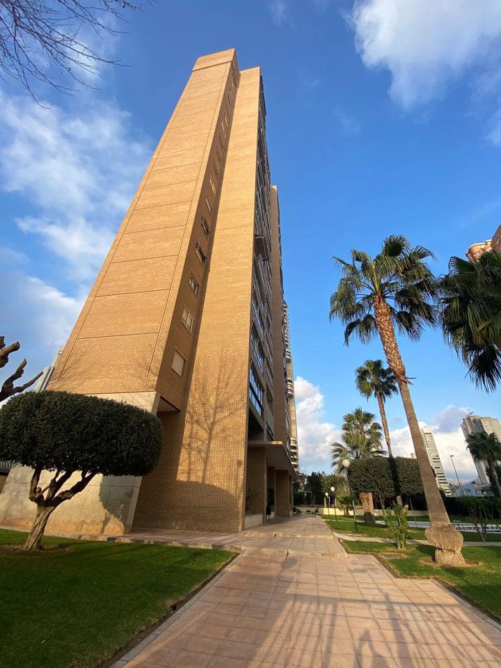 3 sypialnia Mieszkanie do wynajęcia w Benidorm z basenem garażem - 1 375 € (Ref: 9830299)