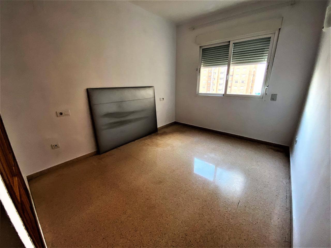 3 sypialnia Mieszkanie do wynajęcia w Benidorm z basenem garażem - 1 375 € (Ref: 9830299)