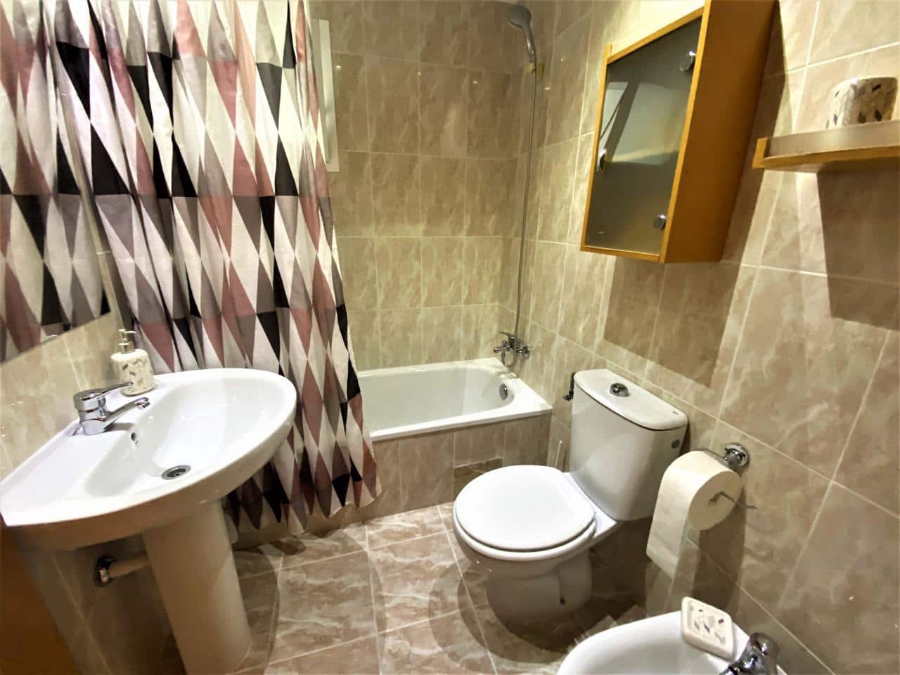 3 sypialnia Mieszkanie do wynajęcia w Benidorm z basenem garażem - 1 375 € (Ref: 9830299)