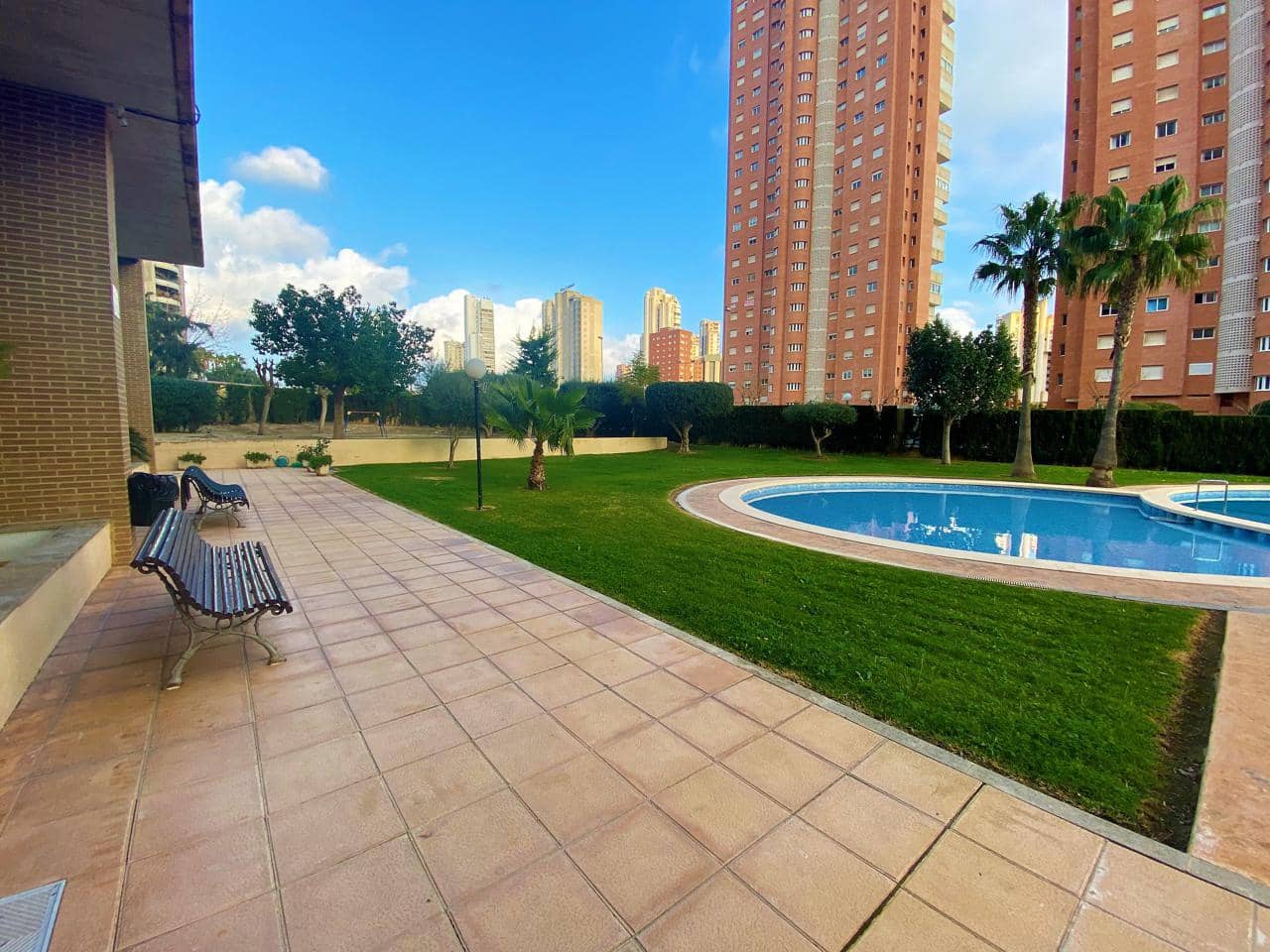 3 sypialnia Mieszkanie do wynajęcia w Benidorm z basenem garażem - 1 375 € (Ref: 9830299)