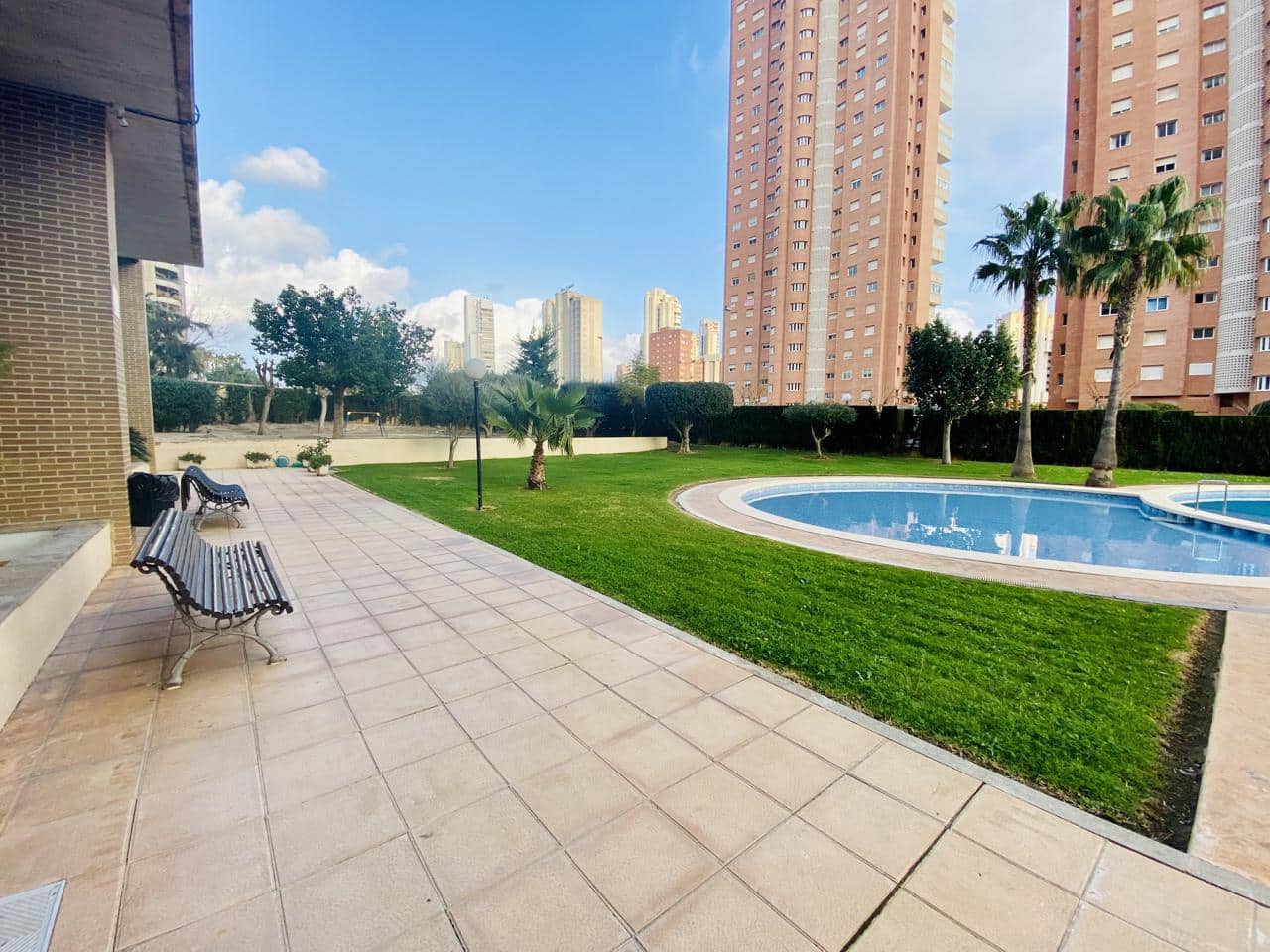 3 sypialnia Mieszkanie do wynajęcia w Benidorm z basenem garażem - 1 375 € (Ref: 9830299)