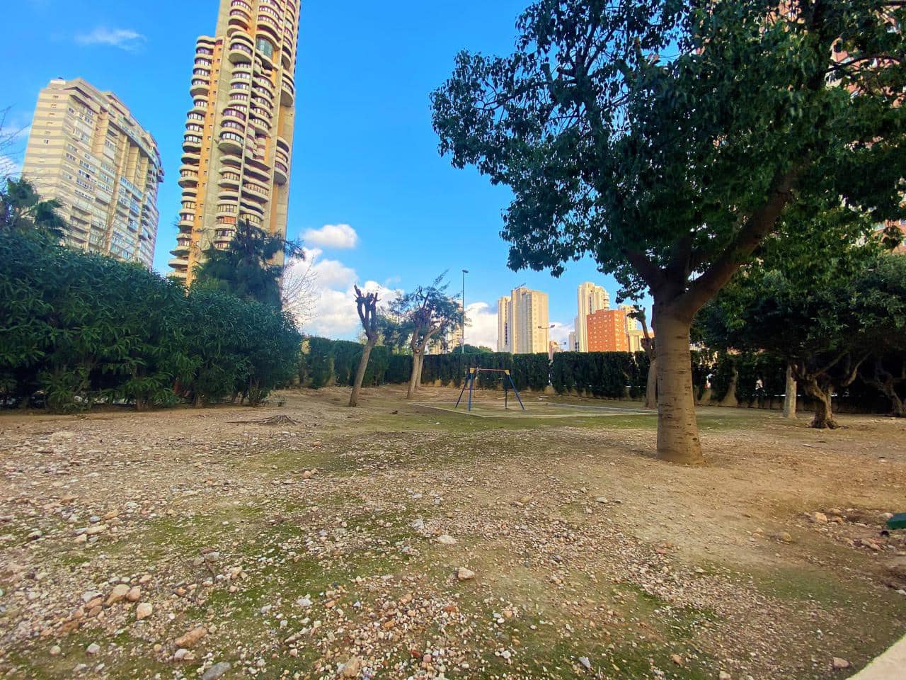 3 sypialnia Mieszkanie do wynajęcia w Benidorm z basenem garażem - 1 375 € (Ref: 9830299)