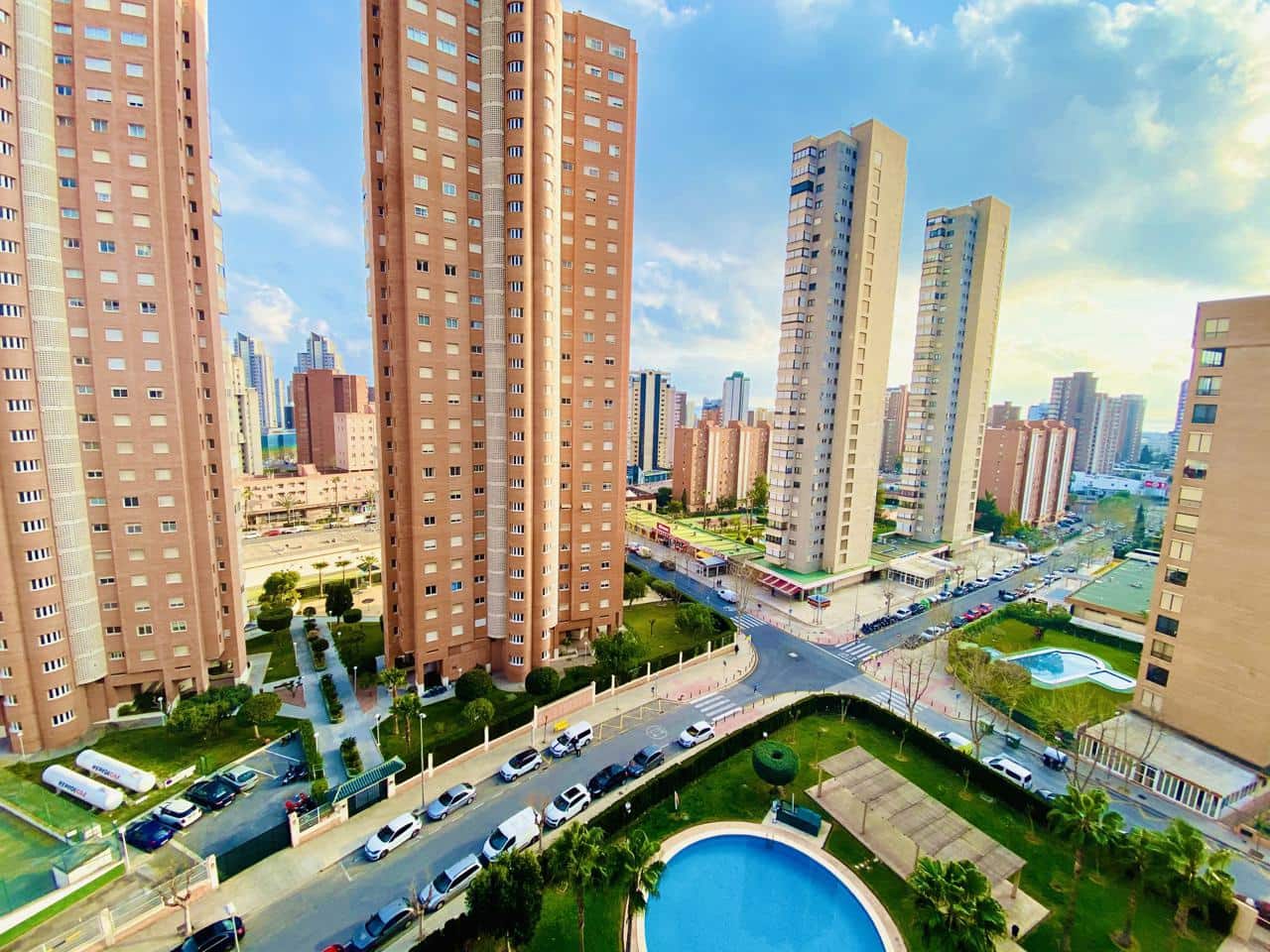 3 sypialnia Mieszkanie do wynajęcia w Benidorm z basenem garażem - 1 375 € (Ref: 9830299)