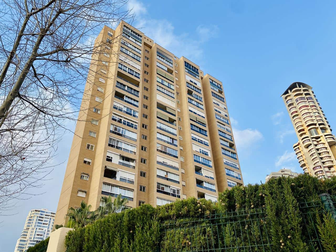 3 sypialnia Mieszkanie do wynajęcia w Benidorm z basenem garażem - 1 375 € (Ref: 9830299)