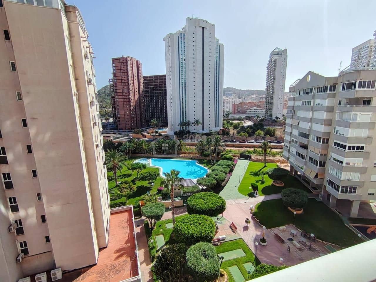 2 bedroom Flat for sale in Benidorm with pool garage - € 268,000 (Ref: 9879891)