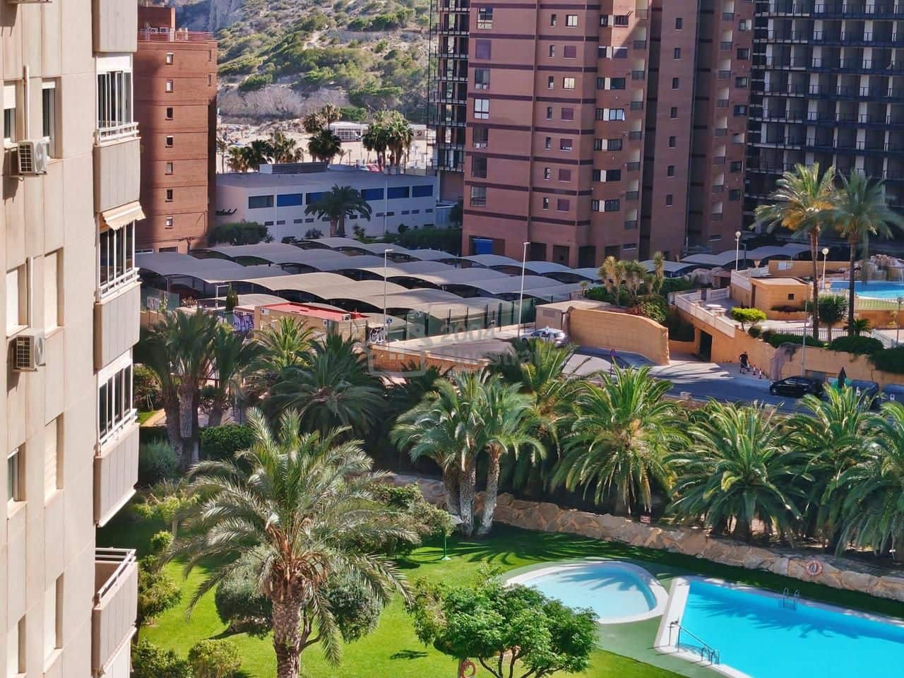2 bedroom Flat for sale in Benidorm with pool garage - € 268,000 (Ref: 9879891)