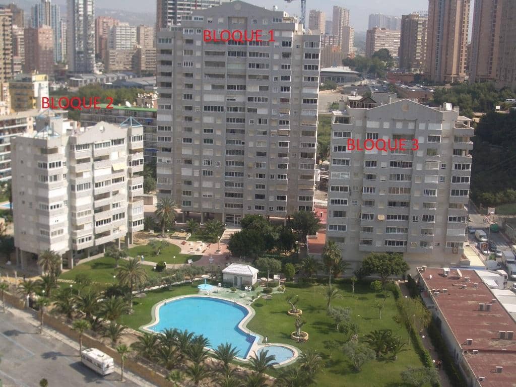 2 bedroom Flat for sale in Benidorm with pool garage - € 268,000 (Ref: 9879891)
