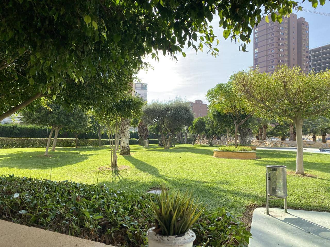 2 bedroom Flat for sale in Benidorm with pool garage - € 268,000 (Ref: 9879891)