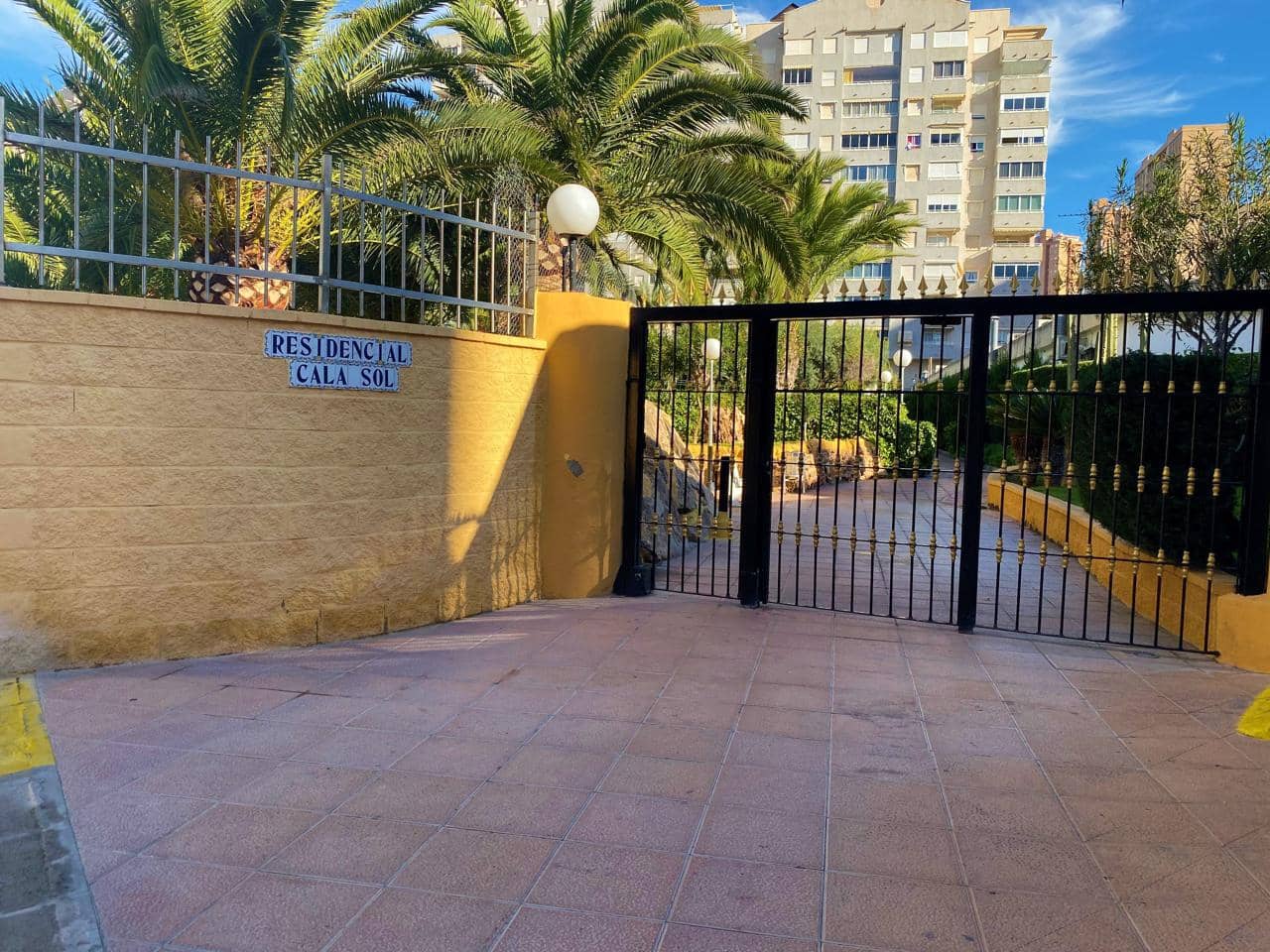 2 bedroom Flat for sale in Benidorm with pool garage - € 268,000 (Ref: 9879891)