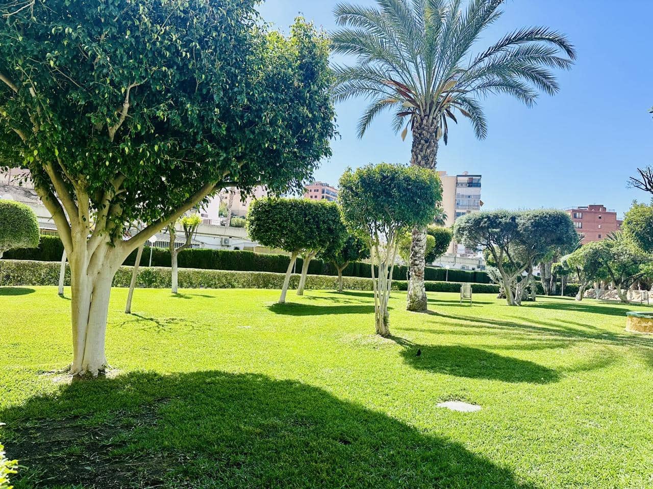 2 bedroom Flat for sale in Benidorm with pool garage - € 268,000 (Ref: 9879891)