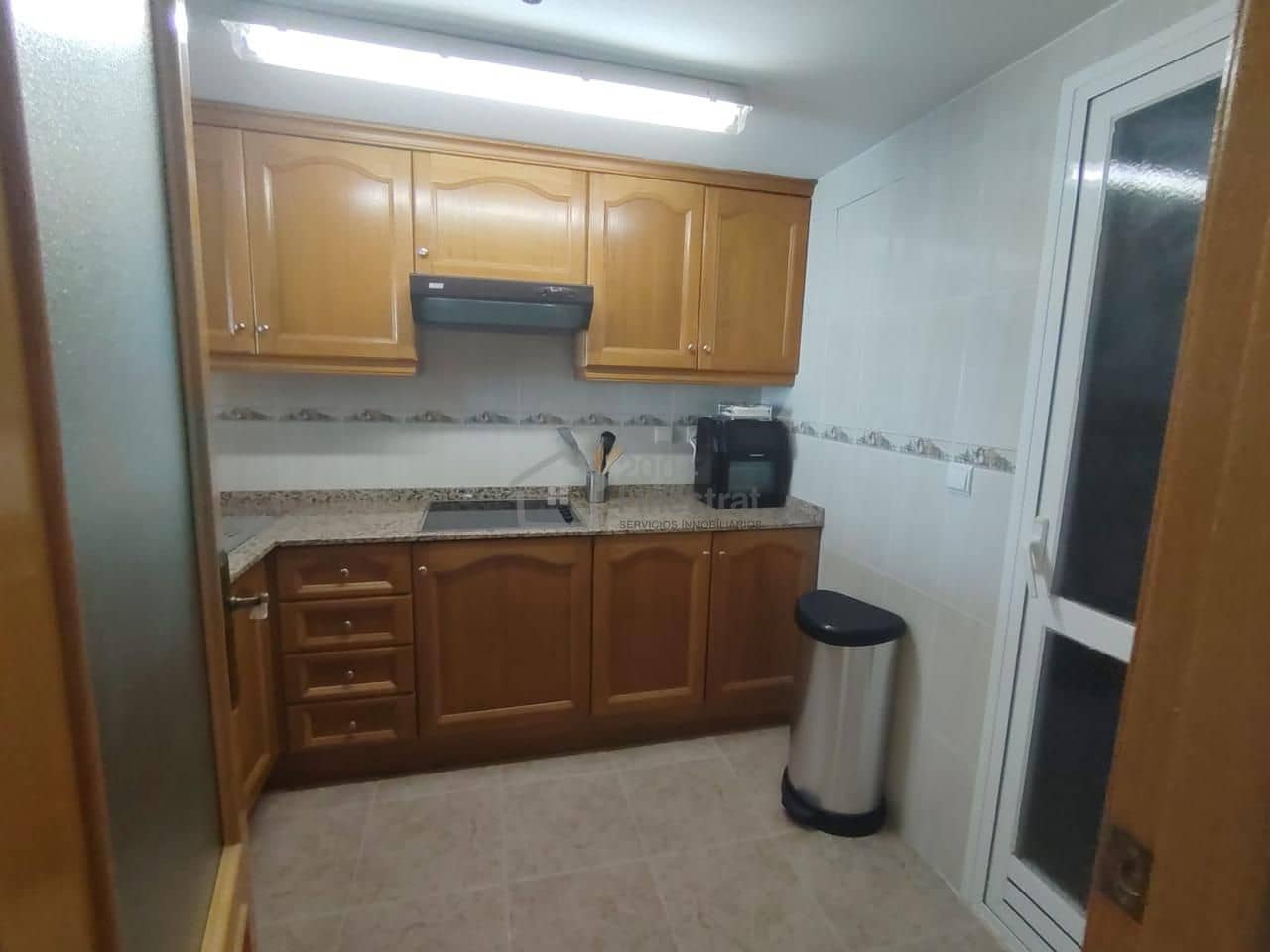 1 slaapkamer Flat te huur in Benidorm met zwembad garage - € 950 (Ref: 9961634)