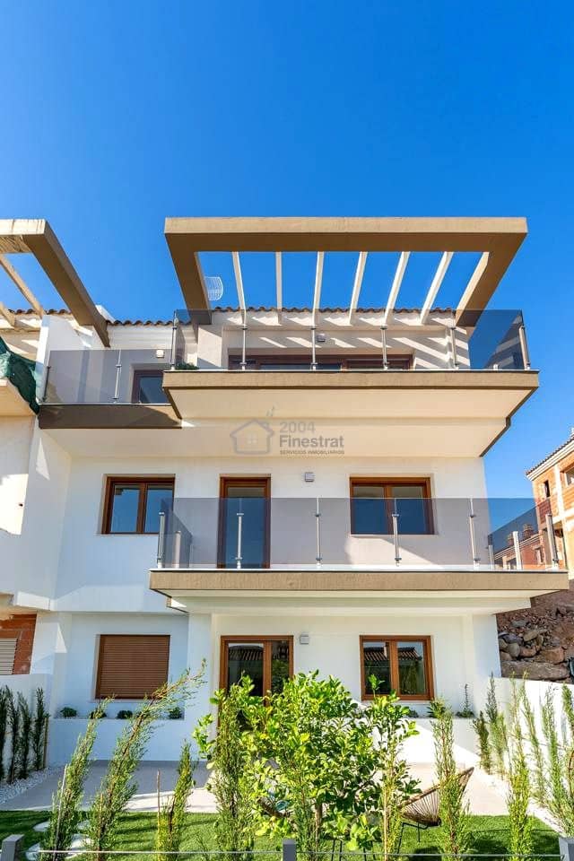 3 bedroom Villa for sale in La Nucia with pool garage - € 465,000 (Ref: 9981648)