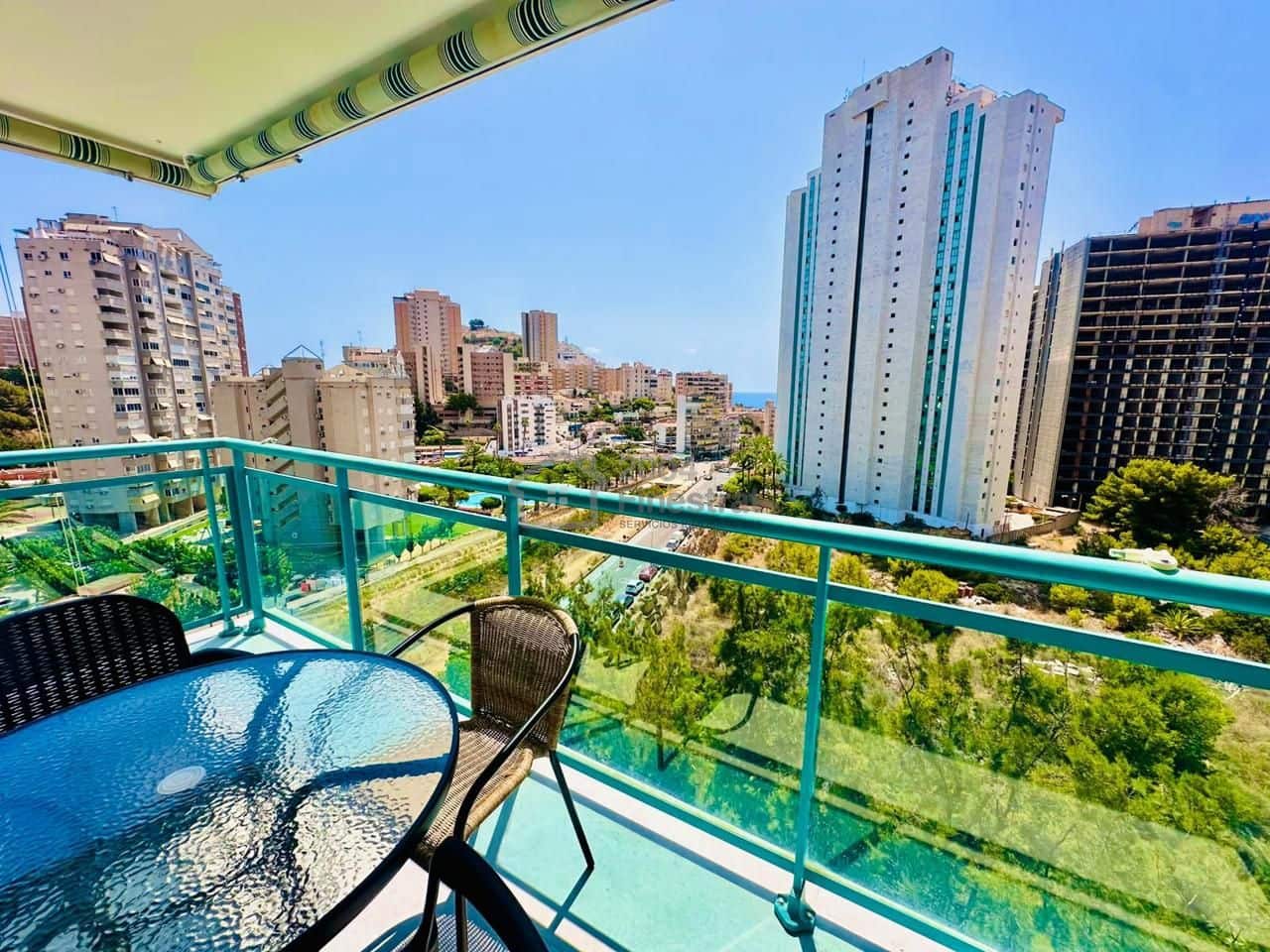 2 slaapkamer Flat te huur in La Villajoyosa / Vila Joiosa met zwembad garage - € 1.250 (Ref: 9985897)