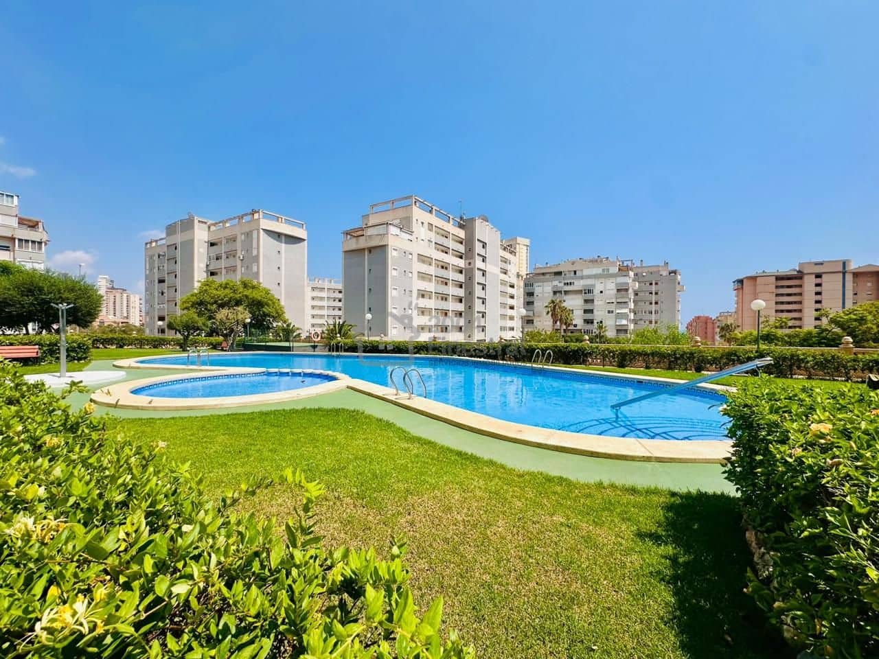 1 slaapkamer Flat te huur in La Villajoyosa / Vila Joiosa met garage - € 900 (Ref: 9986138)