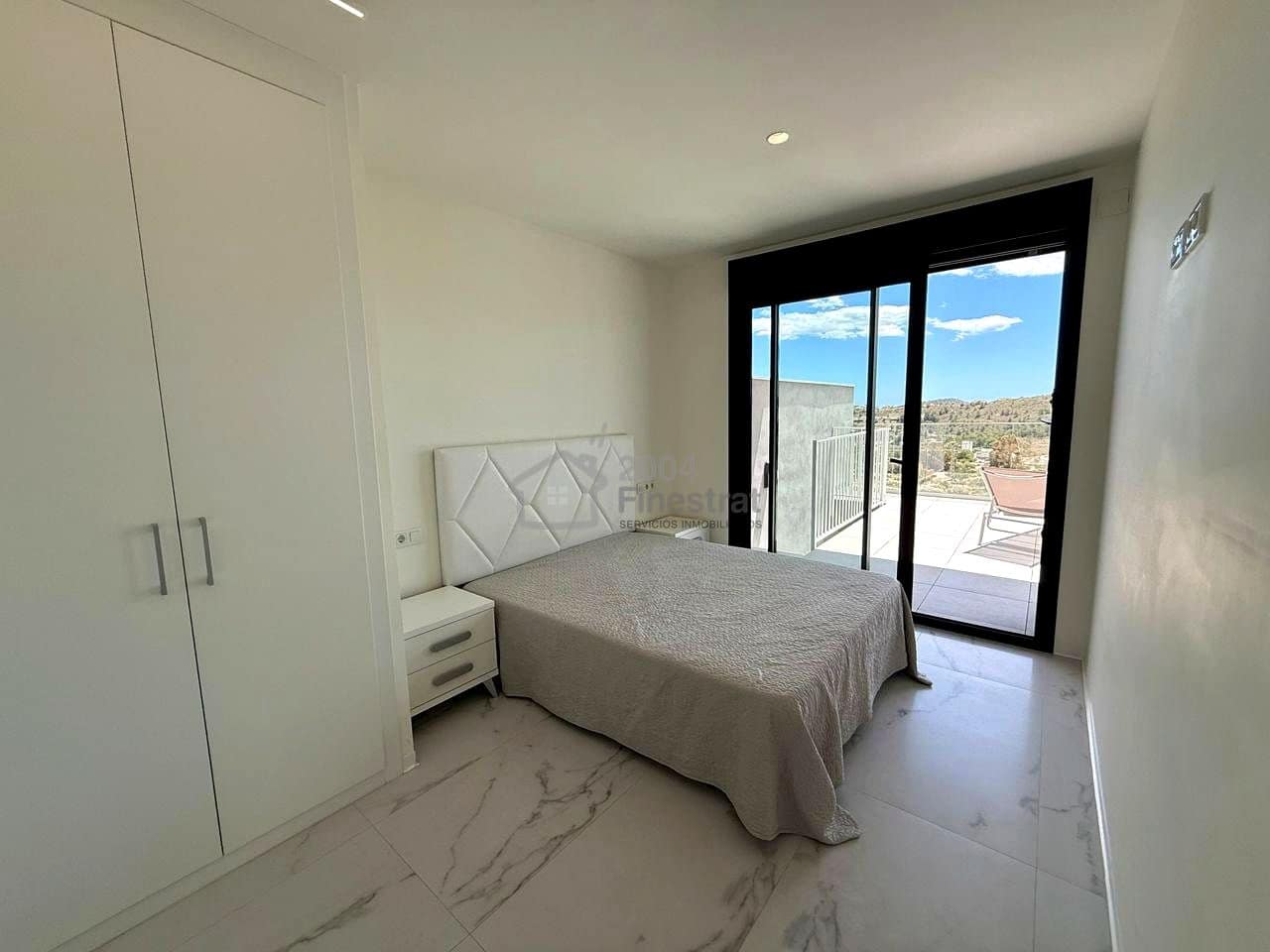 Piso de 2 habitaciones en Finestrat en alquiler con garaje - 1.650 € (Ref: 9986139)