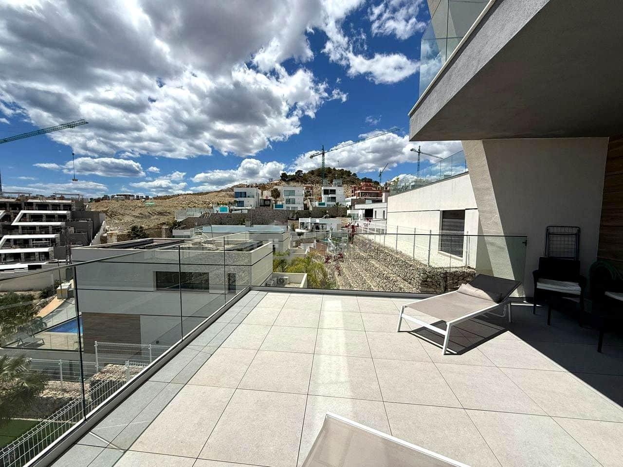 Piso de 2 habitaciones en Finestrat en alquiler con garaje - 1.650 € (Ref: 9986139)
