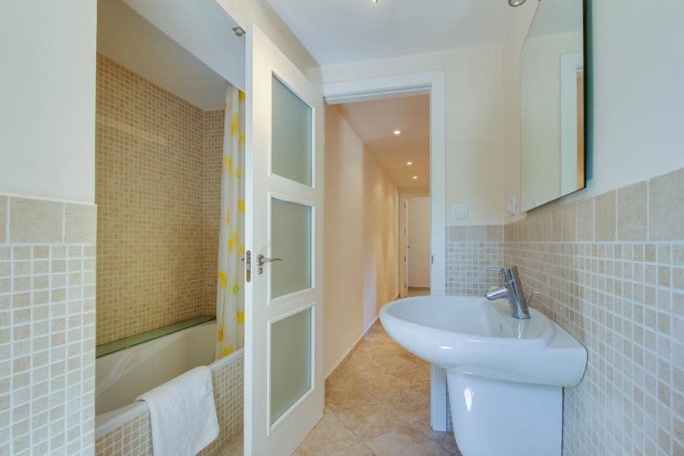 5 bedroom Villa for sale in Moraira with pool garage - € 1,200,000 (Ref: 7484325)