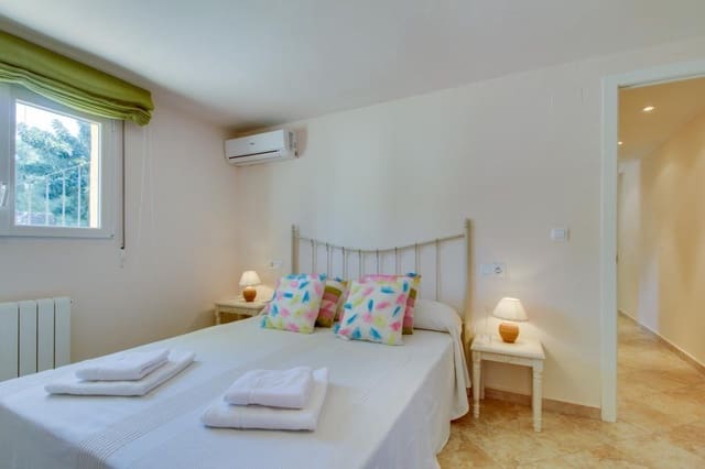 Chalet de 5 habitaciones en Moraira, Teulada-Moraira en venta con piscina garaje - 1.200.000 € (Ref: 7484325)