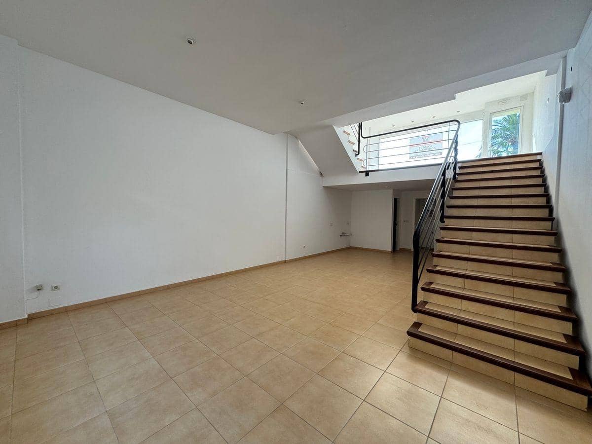 Local Commercial à vendre à Moraira avec piscine - 260 000 € (Ref: 7814734)