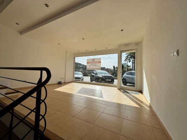 Commercial for sale in Moraira, Teulada-Moraira with pool - € 260,000 (Ref: 7814734)