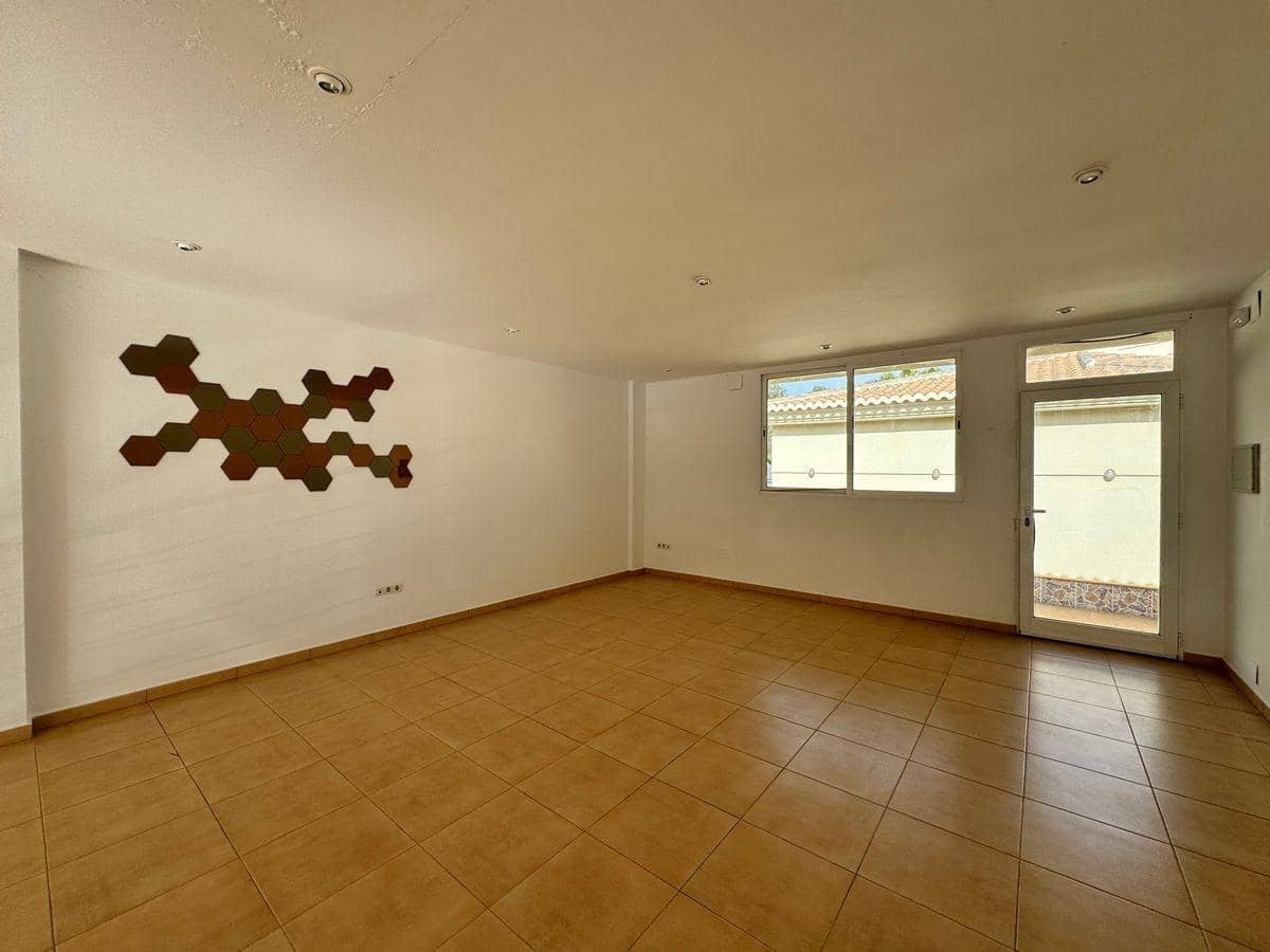 Local Commercial à vendre à Moraira avec piscine - 260 000 € (Ref: 7814734)