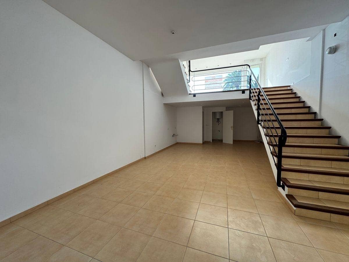 Local Commercial à vendre à Moraira avec piscine - 260 000 € (Ref: 7814734)