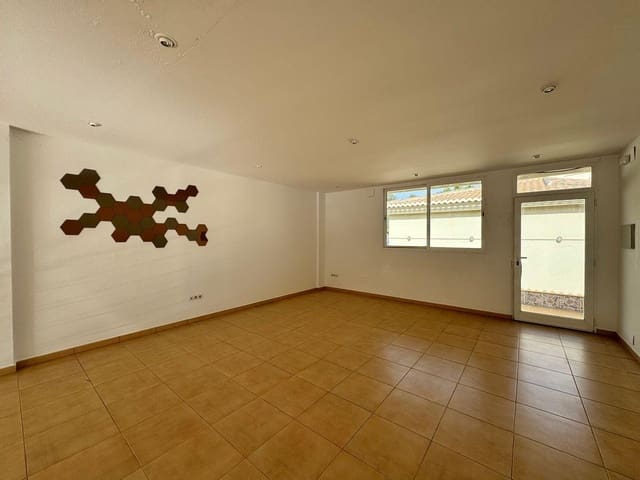 Commercial for sale in Moraira, Teulada-Moraira with pool - € 260,000 (Ref: 7814734)