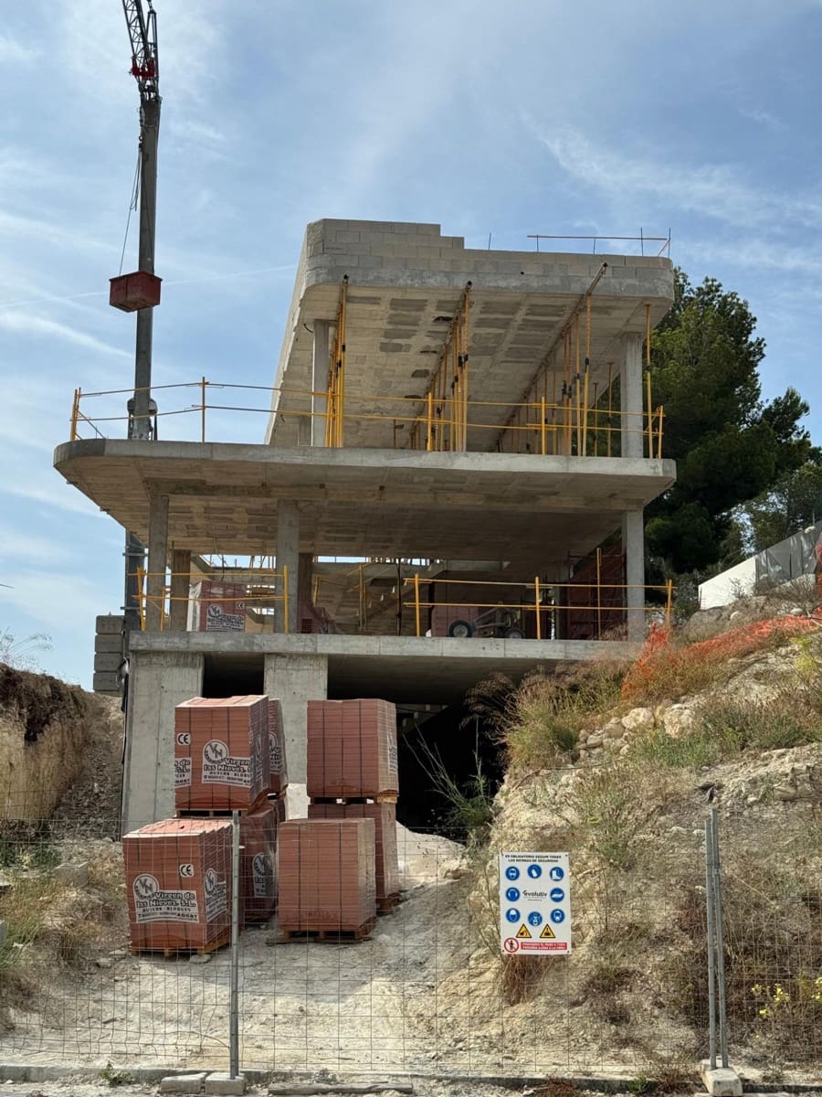 5 bedroom Villa for sale in Moraira with pool garage - € 1,790,000 (Ref: 7824592)