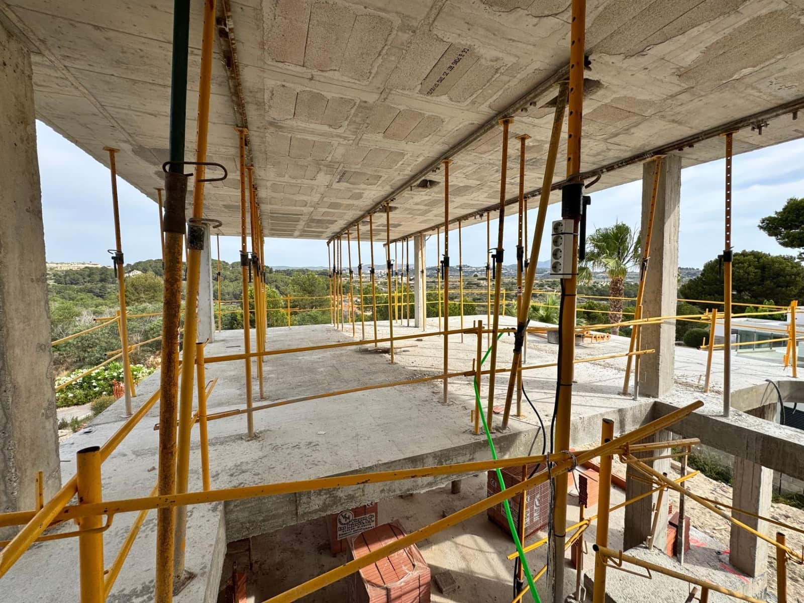 5 bedroom Villa for sale in Moraira with pool garage - € 1,790,000 (Ref: 7824592)