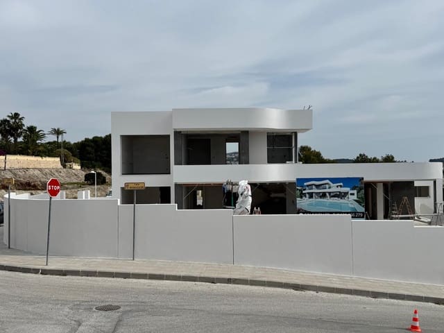Chalet de 4 habitaciones en Moraira, Teulada-Moraira en venta con piscina garaje - 1.750.000 € (Ref: 8529902)