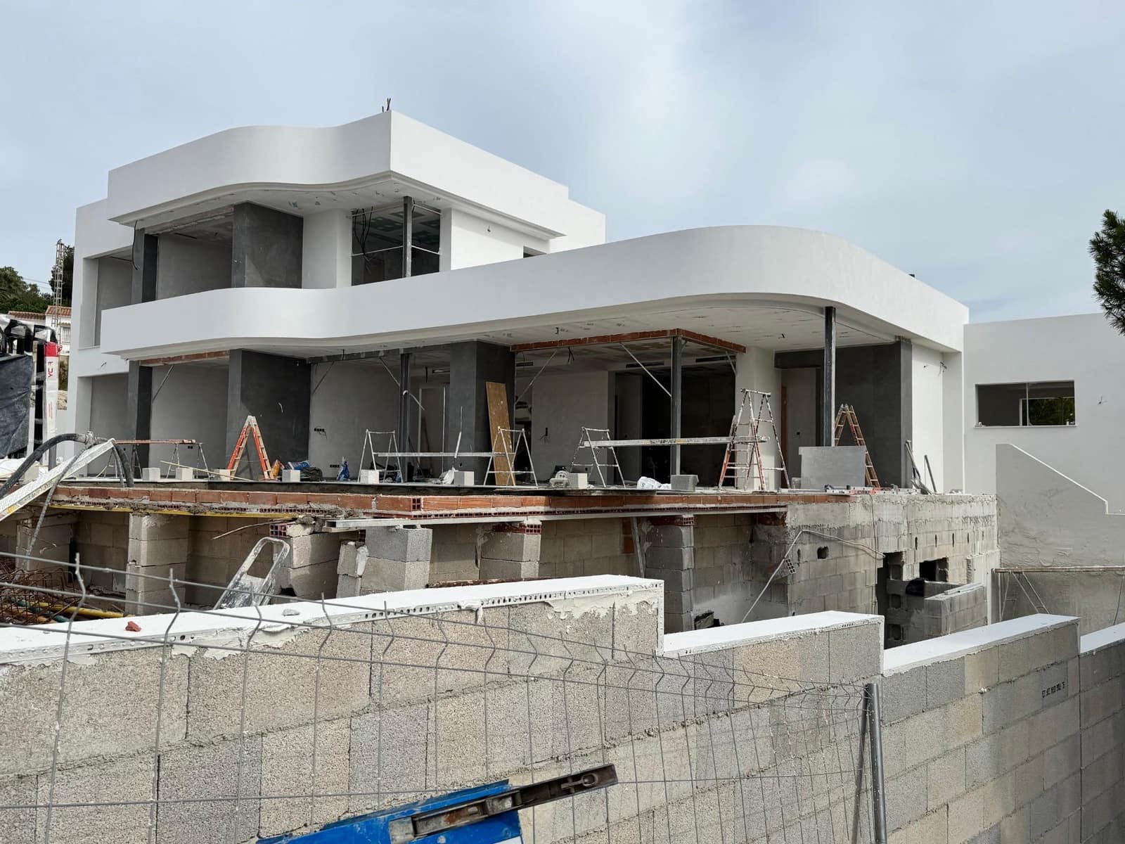 4 bedroom Villa for sale in Moraira with pool garage - € 1,750,000 (Ref: 8529902)