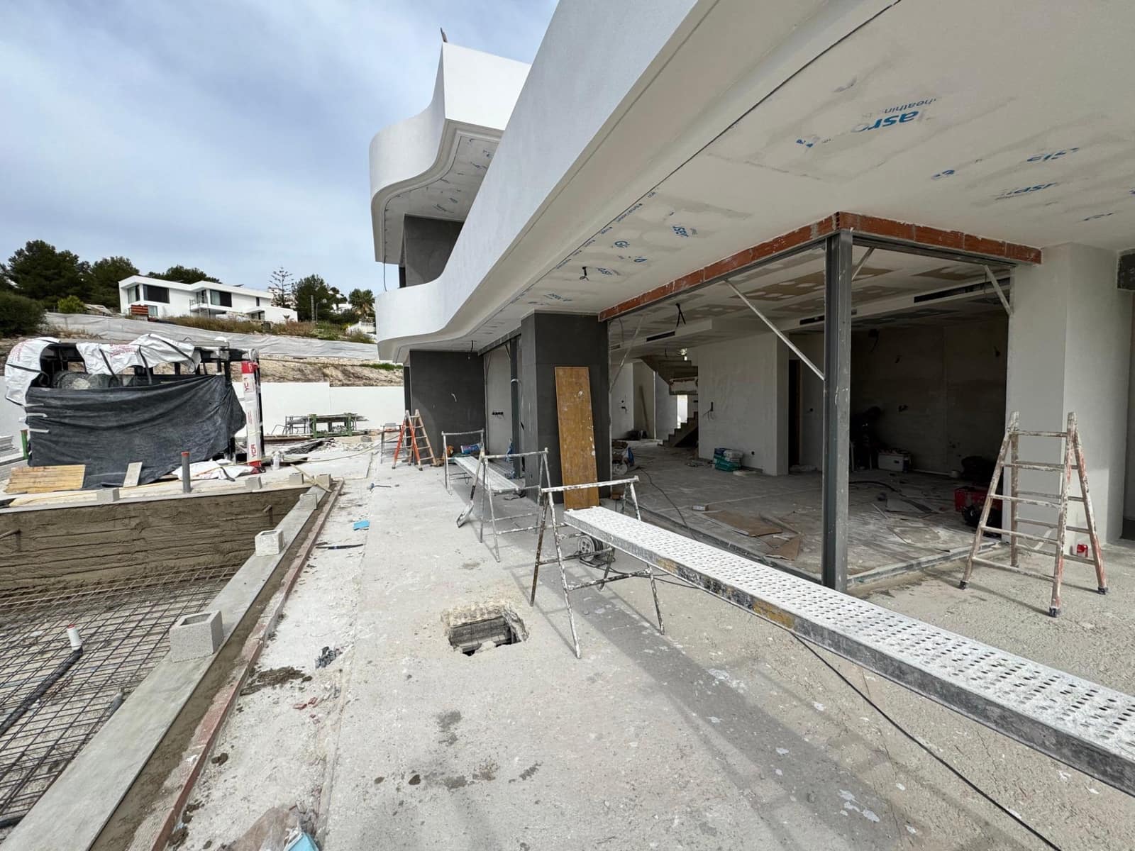 4 bedroom Villa for sale in Moraira with pool garage - € 1,750,000 (Ref: 8529902)