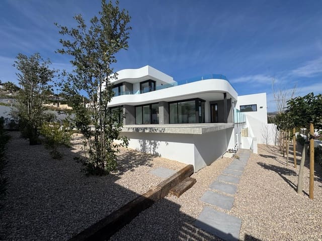 4 bedroom Villa for sale in Moraira, Teulada-Moraira with pool garage - € 1,850,000 (Ref: 8529902)