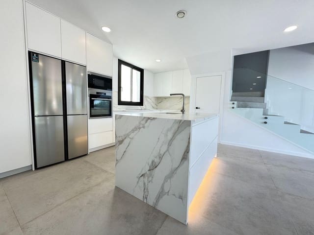 3 soveværelse Semi-Rækkehus til salg i Moraira, Teulada-Moraira med swimmingpool - € 690.000 (Ref: 8662767)