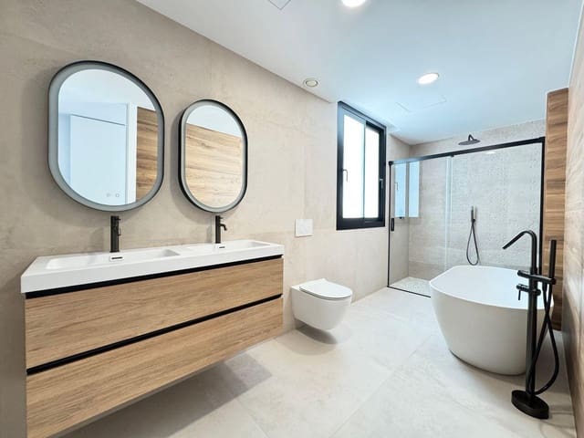 3 soveværelse Semi-Rækkehus til salg i Moraira, Teulada-Moraira med swimmingpool - € 690.000 (Ref: 8662767)