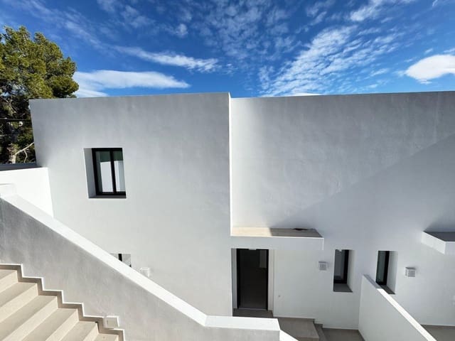 3 soveværelse Semi-Rækkehus til salg i Moraira, Teulada-Moraira med swimmingpool - € 690.000 (Ref: 8662767)