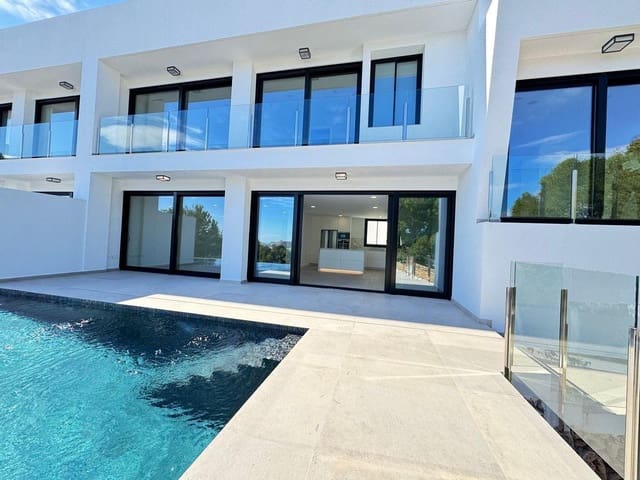 3 soveværelse Semi-Rækkehus til salg i Moraira, Teulada-Moraira med swimmingpool - € 690.000 (Ref: 8662767)