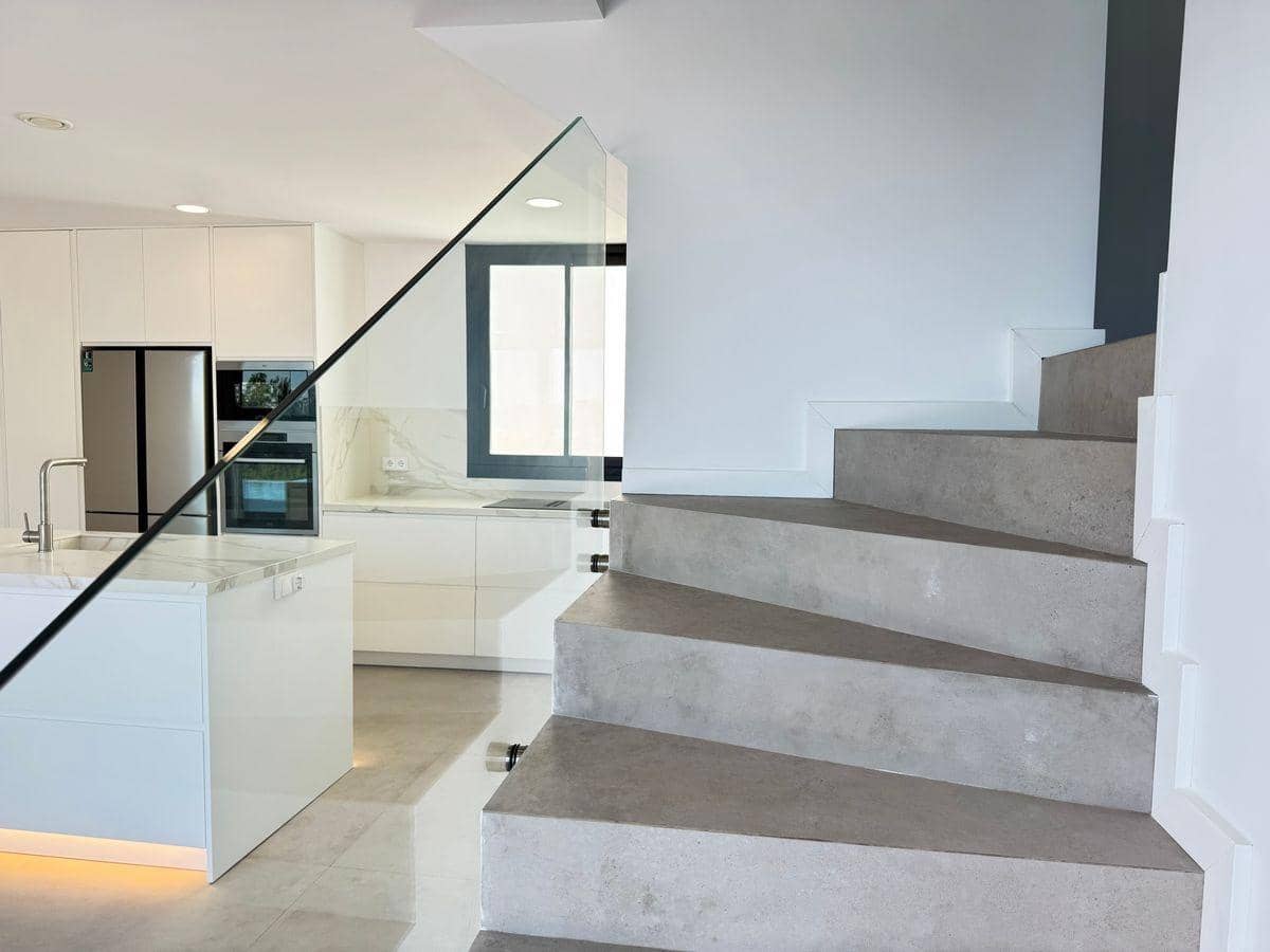 3 soveværelse Semi-Rækkehus til salg i Moraira med swimmingpool - € 690.000 (Ref: 8662767)