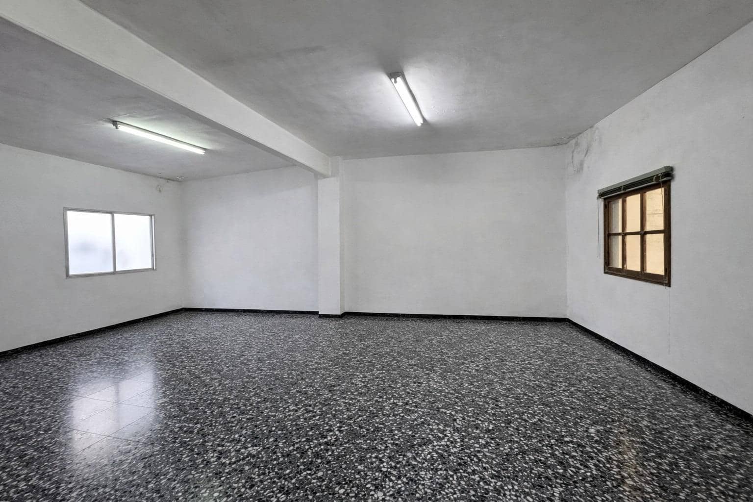 Komercyjne na sprzedaż w Teulada - 395 000 € (Ref: 8735559)