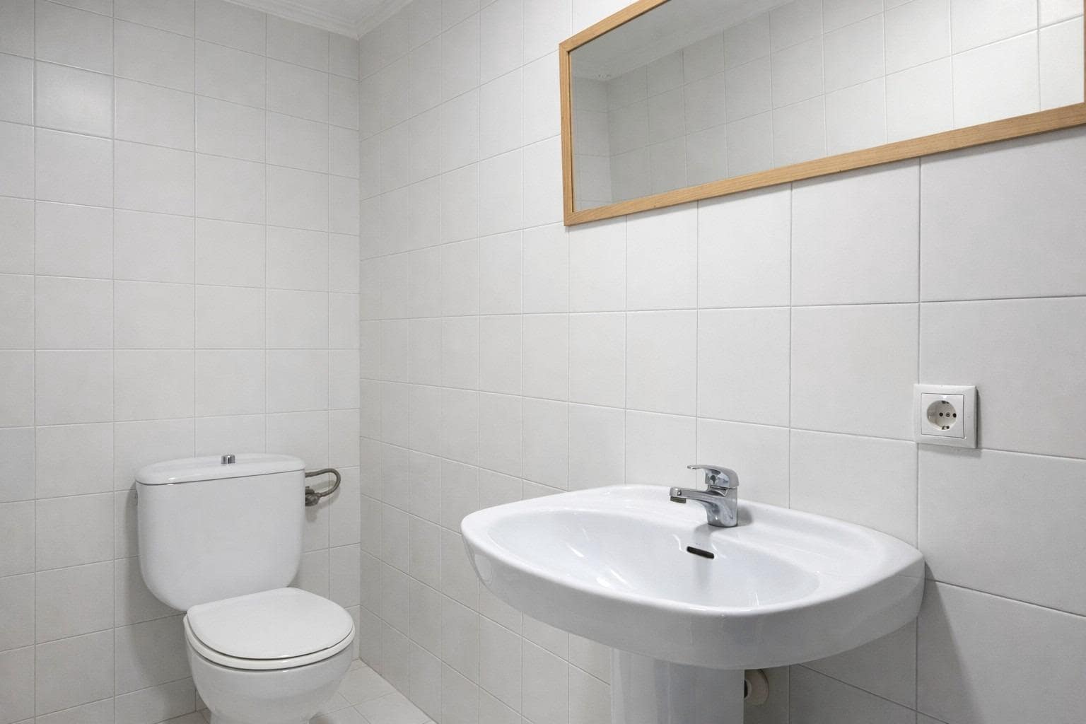 2 bedroom Commercial for sale in Teulada - € 69,900 (Ref: 9099210)