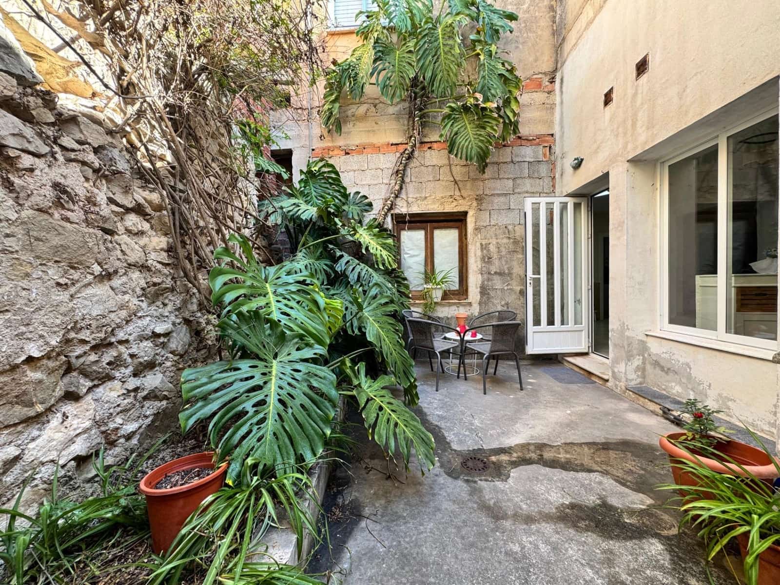 2 bedroom Commercial for sale in Teulada - € 69,900 (Ref: 9099210)