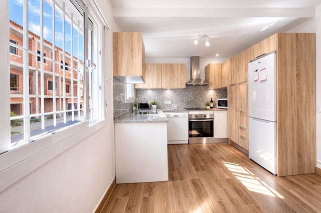 Apartamento de 2 habitaciones en Teulada Pueblo, Teulada-Moraira en venta con garaje - 210.000 € (Ref: 9630138)