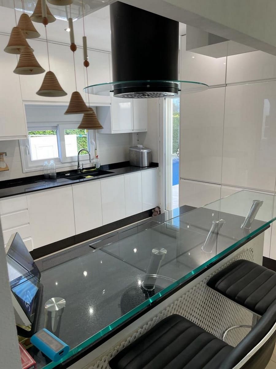 4 soveværelse Villa til leje i Roldan med swimmingpool garage - € 2.500 (Ref: 5884142)