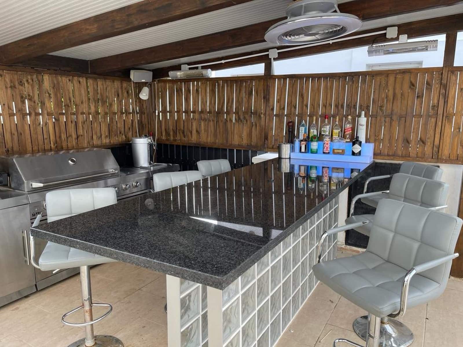 4 soveværelse Villa til leje i Roldan med swimmingpool garage - € 2.500 (Ref: 5884142)