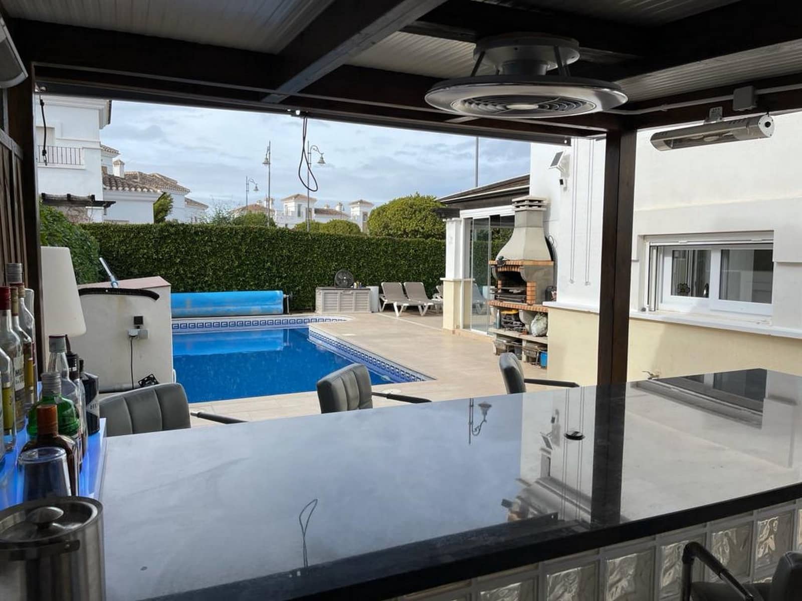 4 soveværelse Villa til leje i Roldan med swimmingpool garage - € 2.500 (Ref: 5884142)