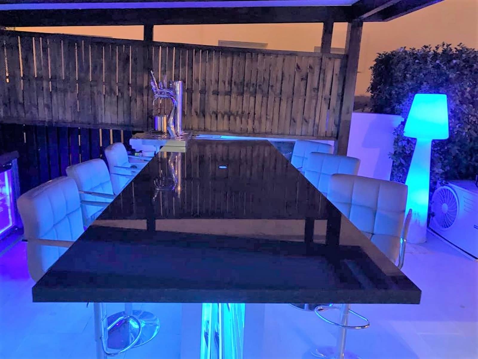 4 soveværelse Villa til leje i Roldan med swimmingpool garage - € 2.500 (Ref: 5884142)